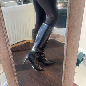 Windsor Shiny Black Heeled Boots